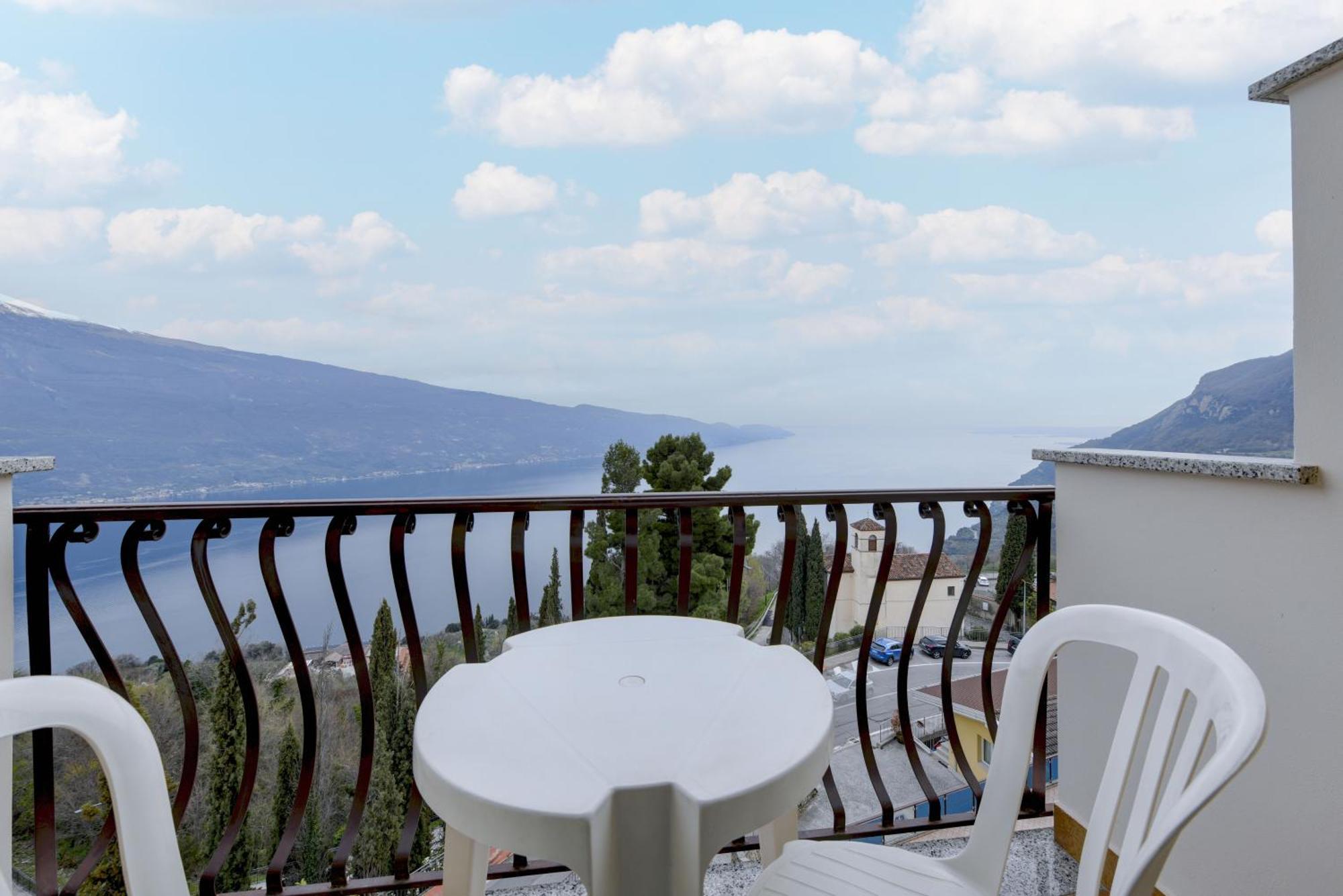 Hotel Bellavista Tignale Extérieur photo