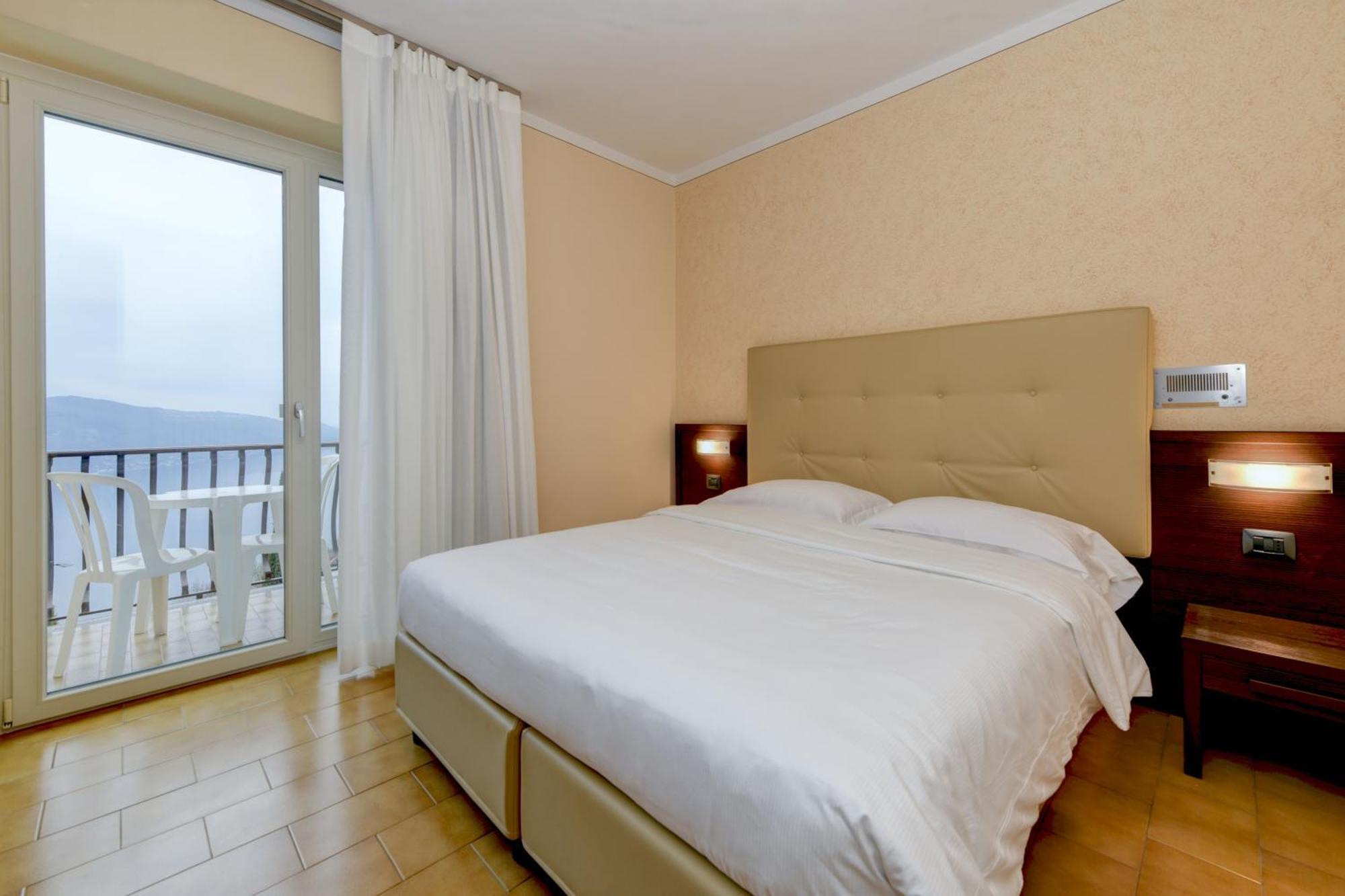 Hotel Bellavista Tignale Extérieur photo