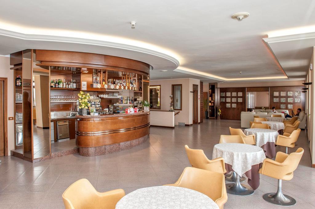 Hotel Bellavista Tignale Extérieur photo